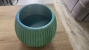 Ribbed Pot
