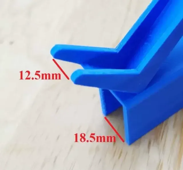 Phone Stand on Bed v2 — Фото 3 из 4