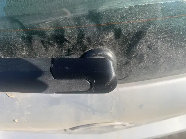 Opel rear wiper cap — Image 2 of 4
