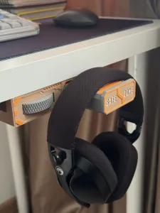 Retractable headset holder - Roll to open