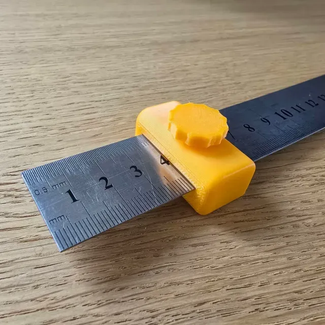 Linealanschlag für Metalllineale (30mm x 1mm)