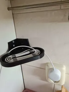 Google nest hub cornershelf with cablemanagement