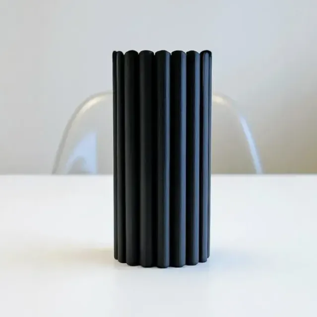 THE SUNFLOWER - STRAIGHT VASE / FLOWER VASE / DECORATION — Image 6 of 9