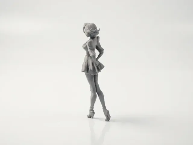 Lady Short Dress Figurine Female Figure 3D Printable — Фото 2 из 4