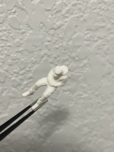 figure_sitting_k2 — Image 6 of 9