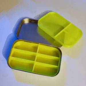 Two-compartment Altoids tackle box
