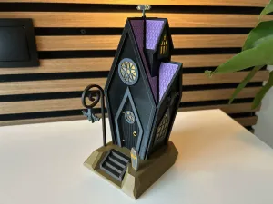 Creepy Halloween Coffin Fairy-House // Creepy Halloween Coffin Little House