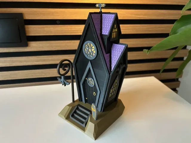 Creepy Halloween Coffin Fairy-House // Creepy Halloween Coffin Little House