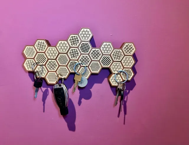 Honeycomb key holder-keychain — Image 5 of 6