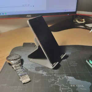 BASIC UNIVERSAL PHONE HOLDER