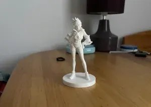Tracer – Overwatch Hero Figurine