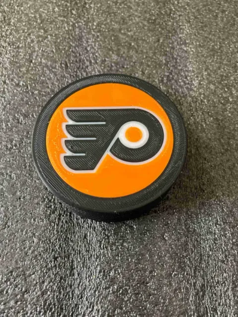 Hockey Puck with Flyers Logo — Фото 3 из 9