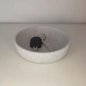 Decorative bowl for storing keys