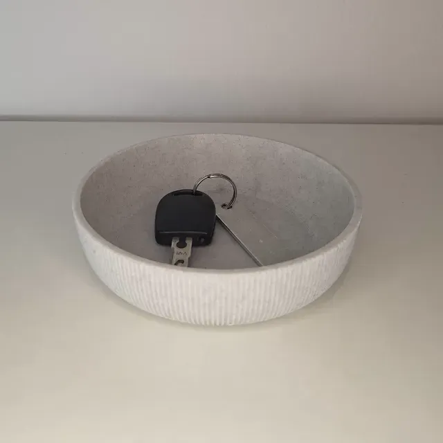 Decorative bowl for storing keys