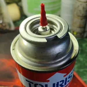 Переходник для заправки зажигалок большим газовым баллоном (