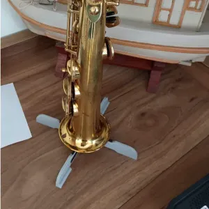 SOPRANO SAX BB STAND