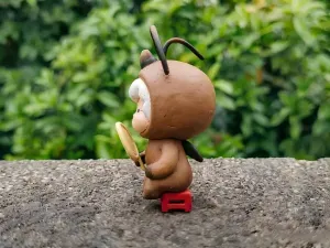 Guangdong Cute Twin-Tail Cockroach Figurine