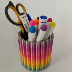 Pen/make-up/toothbrush holder