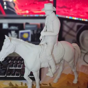 Arthur Morgan full statue with horse