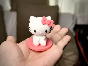 坐着的一个呆着的kt桌面摆件手办hello kitty