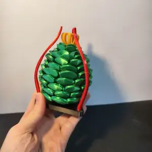DC-Crown Pinecone