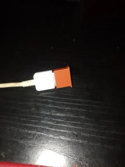 Tapa Protectora USB 3D — Image 2 of 3