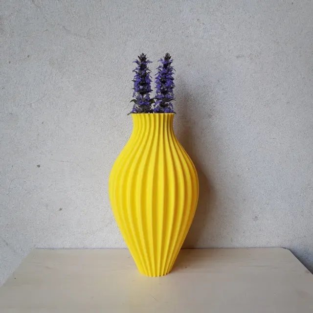 Elegant vase — Фото 2 из 6