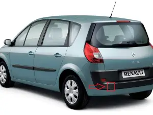 Renault Megane Scenic 2 hátsó lökhárító vonószemfedél