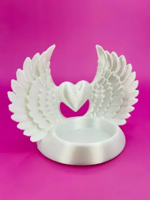 Winged Heart Valentine's Day Decor — Фото 2 из 4
