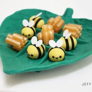 Tic Tac Toe - Leaf (Bee and Honeycomb)