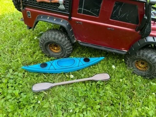 Kayak with paddle 1:10 for Traxxas TRX 4 Defender — Image 4 of 8