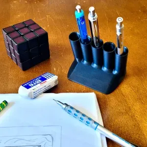 Fluid Pencil Stand