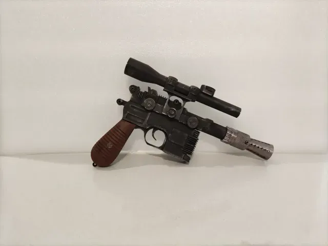 Han Solo DL-44 Blaster - A New Hope Version — Фото 7 из 9