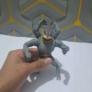 Multi-part Machamp movable body