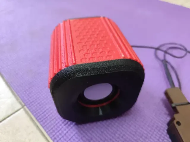DIY Bluetooth Desktop Speakers