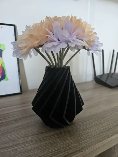 Modern Geometric Vase / Modern Geometric Vase — Фото 3 из 6