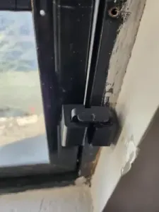 Sliding window lock - Gravity U-lock
