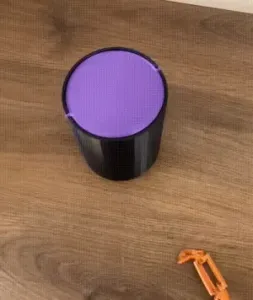 Trash Bin / Garbage Can with swing lid