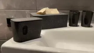 Set of accessories for the bathroom