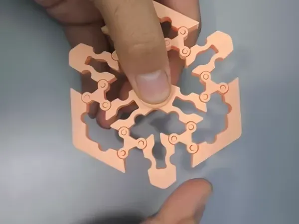 Bistable gyroscope - variable size up and down