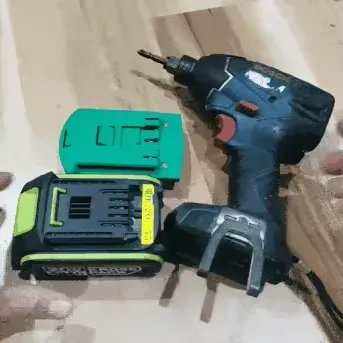 WORX 20V BATTERY TO BOSCH TOOL ADAPTER — Image 3 of 9
