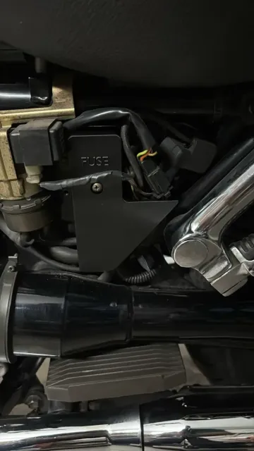 Suzuki Intruder fuse box cover