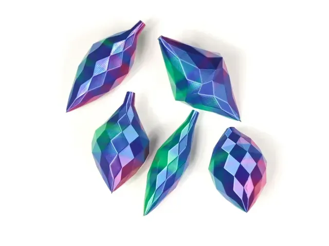 Low Poly Christmas Ornaments / Baubles in Vase Mode — Image 4 of 5