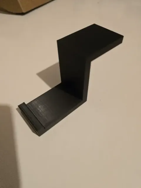 Simple Under-Desk Headphone Hanger — Фото 3 из 9