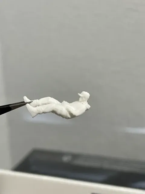 figure_sitting_k2 — Image 9 of 9