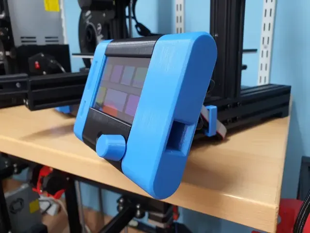 Slim Pivoting Display Housing for the Ender 3 & 5 — Фото 6 из 9