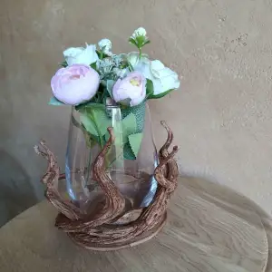 Scalable & Elegant Mystic Embrace Cup & Vase Holder