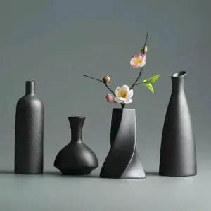 AVIANO BLACK VASE