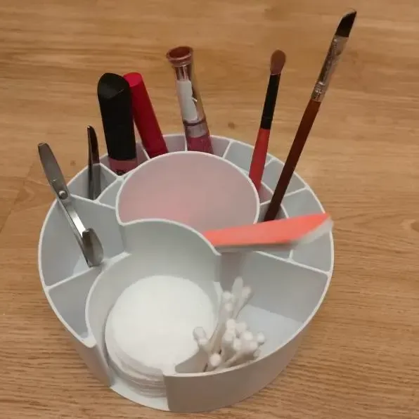 Cosmetic organizer