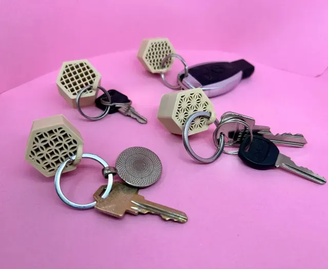 Honeycomb key holder-keychain — Image 2 of 6